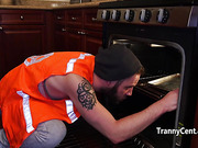 Shemale housewife got facial cumshot