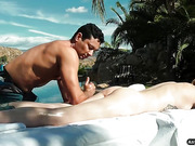 Shemale bombshell Casey Kisses seducing the masseur