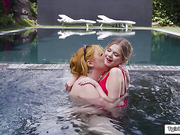 Ladyboy masseuse fucks milf n petite gf