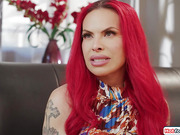 Ts Foxxy kissed a girl and she liked it