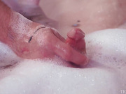 Trans beauty Izzy Wilde gets some anal in the bathtub