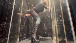 Lanachapelle - solo fun in hotel room shower