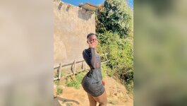 Sexy ebony ts shaking ass