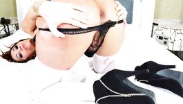 T-girl Thalia Brasil jerking her big she-cock