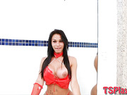 Super sexy shemale Nicoly Lopes masturbates her dick